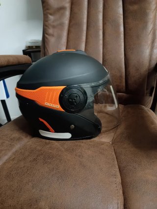 Casco Jet Negro y Naranja