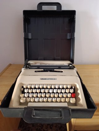 Máquina de escribir Olivetti Lettera 35