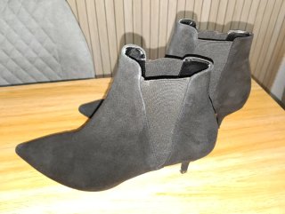 Botines negros tacón fino