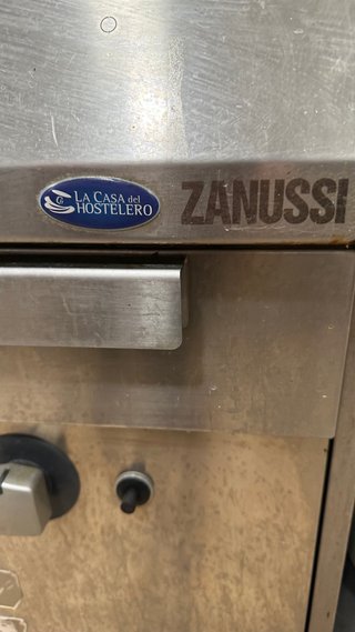 Parrilla industrial Zanussi linea 900 en oferta