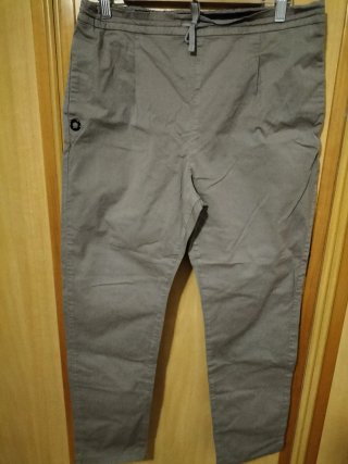 Pantalón capri fresco y cómodo