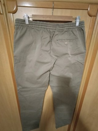 Pantalón capri fresco y cómodo