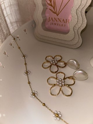 Jannah Jewelry Pendientes y collar de flores
