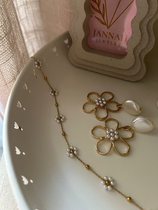 Jannah Jewelry Pendientes y collar de flores