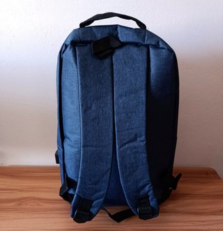 Mochila Antirrobo USB Negra y Azul - Nueva