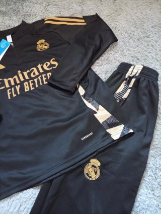 Chándal Real Madrid Adidas Negro y Dorado
