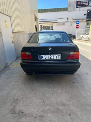 BMW 325i e36