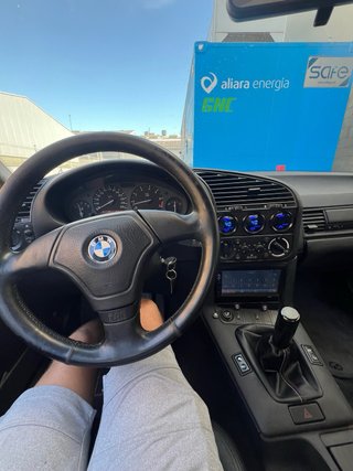 BMW 325i e36