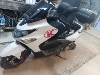 Maxi Scooter Blanca  kymco Vendo o Cambio por Tmax