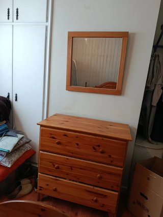 Cómoda 3 cajones madera pino barnizada