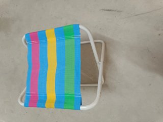 Mesa plegable camping y tres taburetes