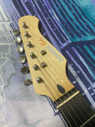 Guitarra Eléctrica Donner Color Celeste