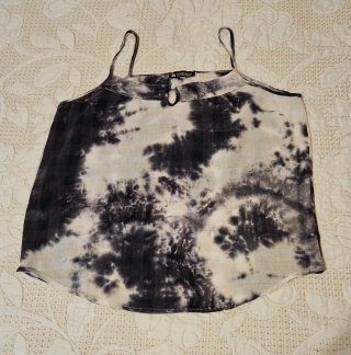 Tops tirantas tie-dye y dragón
