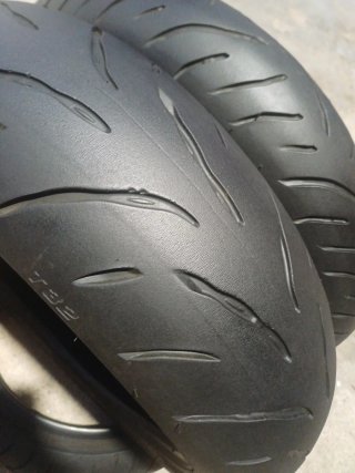Bridgestone Battlax T32 120/70-17 y 180/55-17