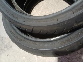 Bridgestone Battlax T32 120/70-17 y 180/55-17