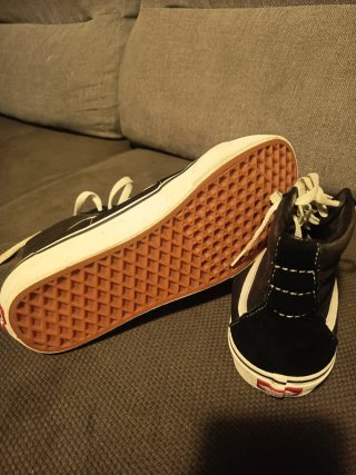 Zapatillas Vans Altas Negras y Blancas