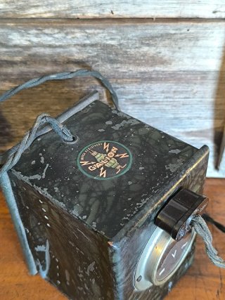 Antiguo voltimetro Galion años 40s