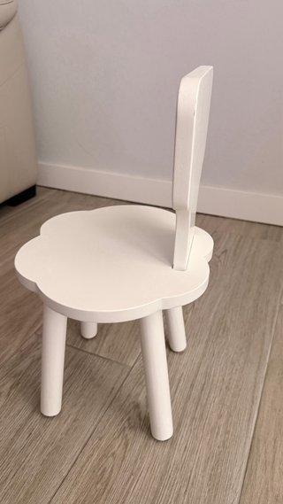 Mesa y 2 sillas infantiles nube