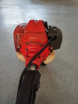 Desbrozadora Husqvarna 143 RII