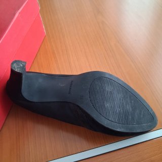 Zapatos de fiesta negros con tira