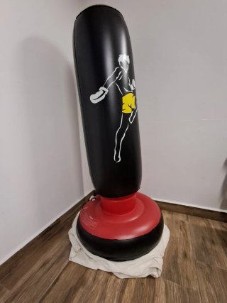 Saco de boxeo de pie de agua