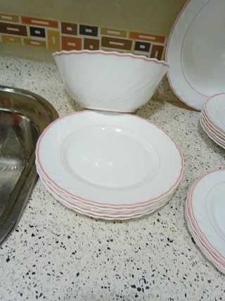 Vajilla porcelana blanca con detalles rosa