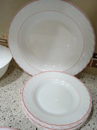 Vajilla porcelana blanca con detalles rosa