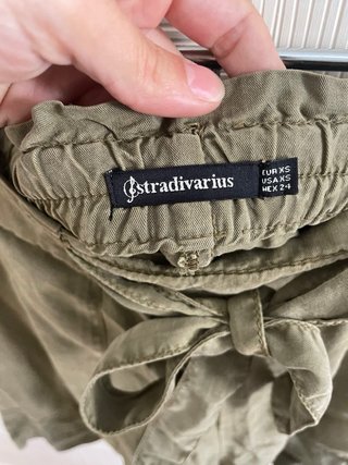 Pantalones cortos verdes con cinturón
