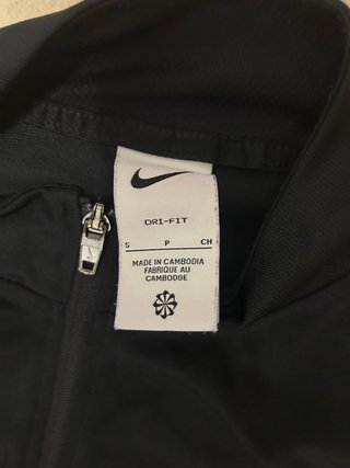 Chaqueta Nike Negra con Detalles Naranja