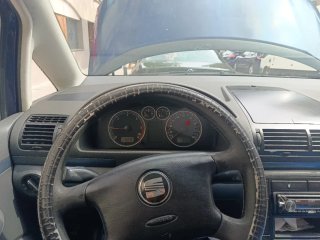 SEAT Alhambra 2004