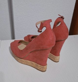 Sandalias cuña Zara rojas talla 39
