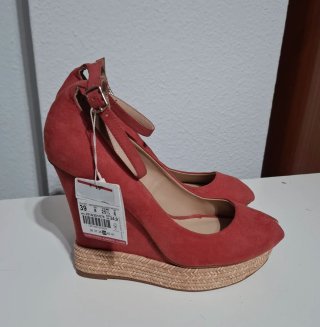 Sandalias cuña Zara rojas talla 39