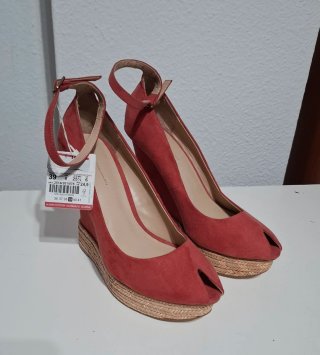 Sandalias cuña Zara rojas talla 39