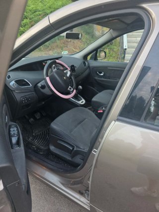Renault Grand Scenic 2011
