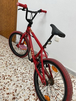 Bicicleta BMX Roja