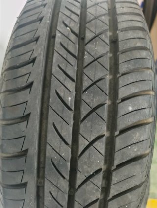 Neumáticos con llantas 195/65 R15