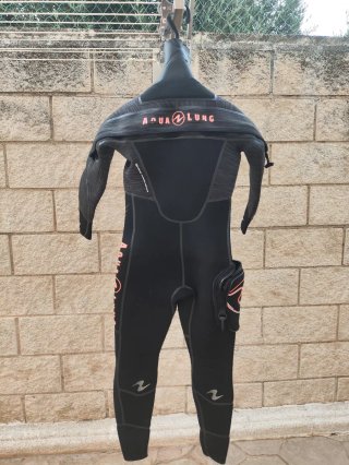 Traje semiseco Aqualung Iceland 7mm. Talla M mujer