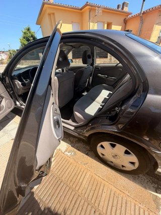 Nissan Almera 2000