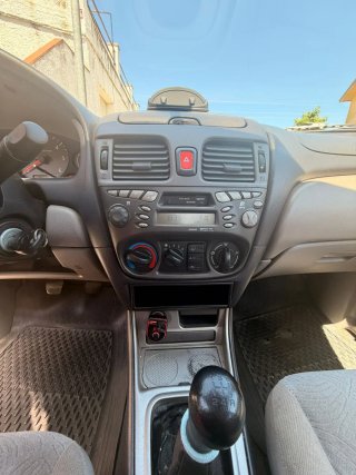Nissan Almera 2000