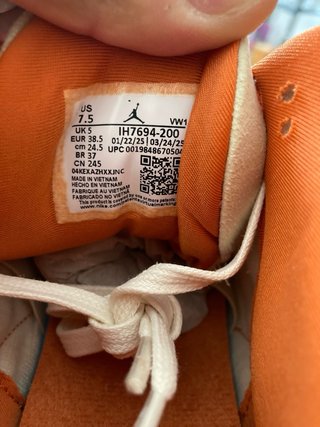 Zapatillas Adidas Beige y Naranja