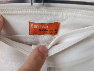 Pantalón Bershka Blanco Flare Talla 36