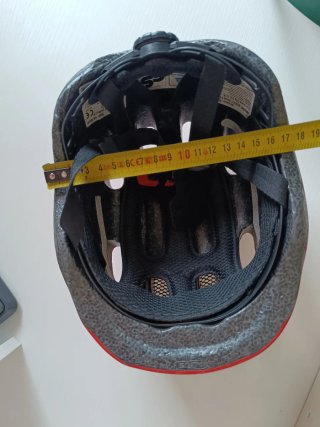 Casco de bici rojo ABUS para niño