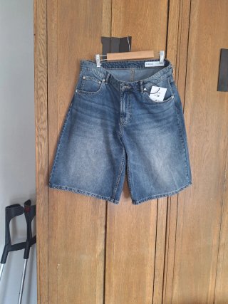Pantalón corto Bershka azul