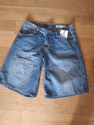 Pantalón corto Bershka azul