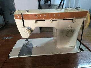 Máquina de coser Singer 368 Beige/Marrón