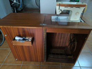 Máquina de coser Singer 368 Beige/Marrón