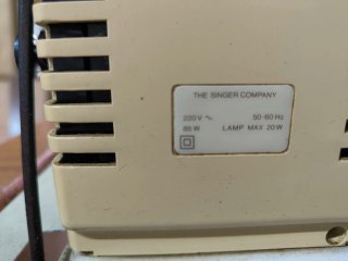 Máquina de coser Singer 368 Beige/Marrón