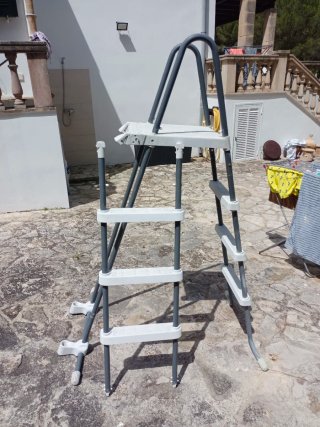 Escalera Piscina desmontable Intex