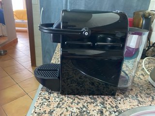 Cafetera Espresso DeLonghi Negra