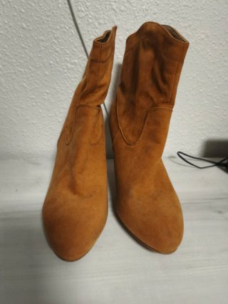 Botines Camel Tacón